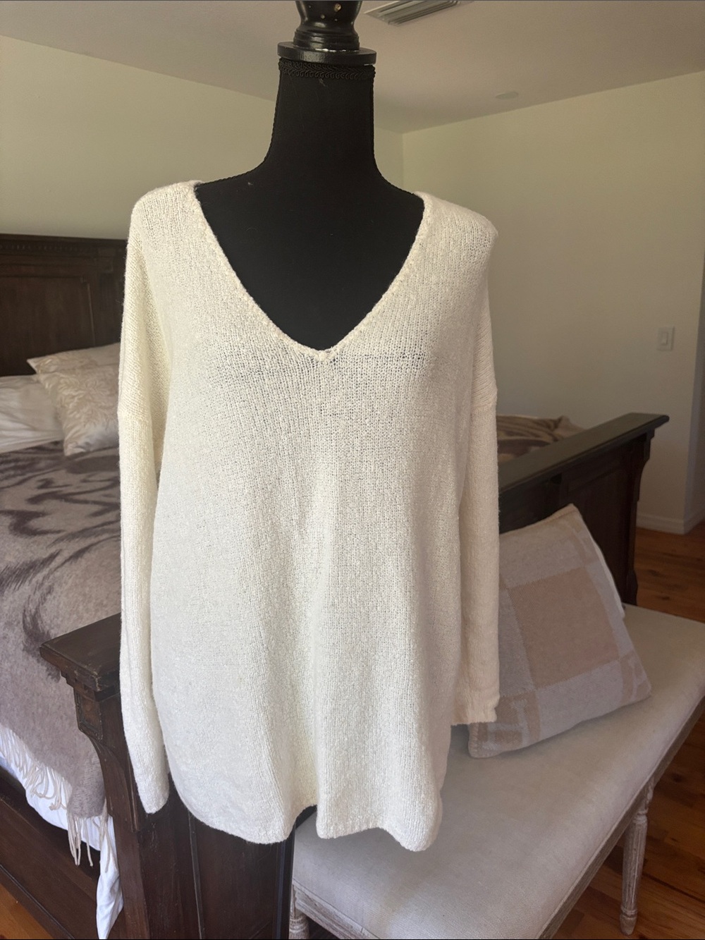 Sofft Cream V-Neck Lightweight Sweater